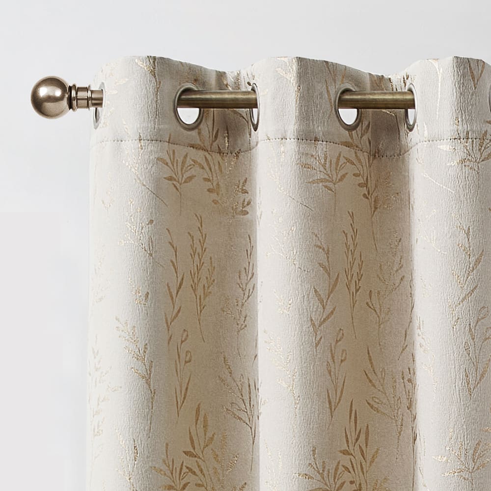 Close-up of the top of a Golden Leaves natural with gold foil panel on its rod